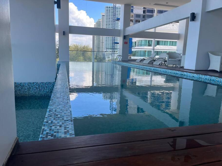 Sunrise@gurney Spacious 2br Duplex Apartment