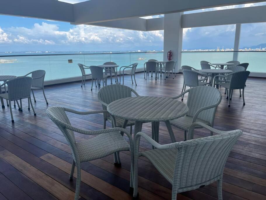 Sunrise@gurney Spacious 2br Duplex Apartment *
