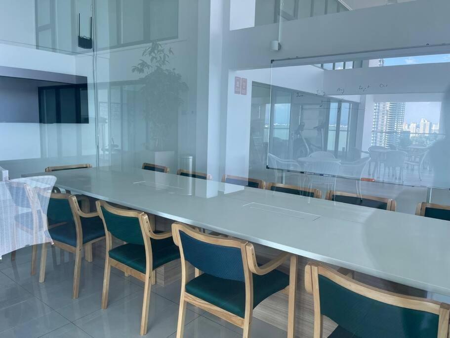 Apartment Sunrise@gurney Spacious 2br Duplex George Town