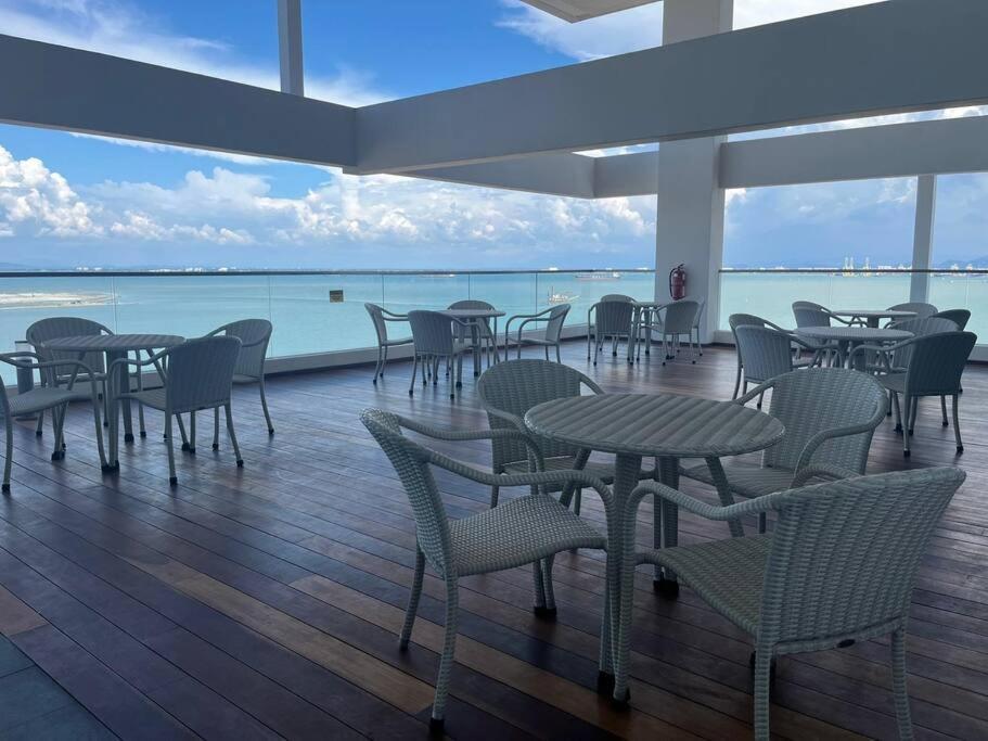 Sunrise@gurney Spacious 2br Duplex Apartment *